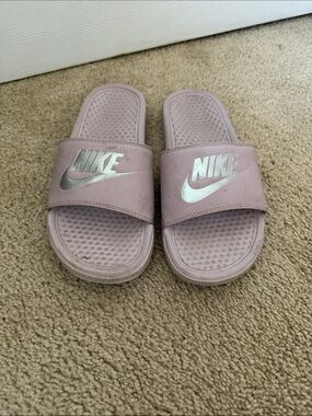 Nike Slide Sandals in Pale Lavender with Silver Logo